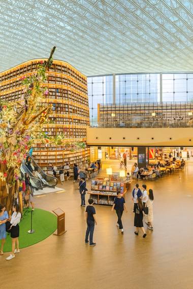 Seoul cafe Arabica COEX Mall location with Starfield Library interior view and visitors during Seoul trip