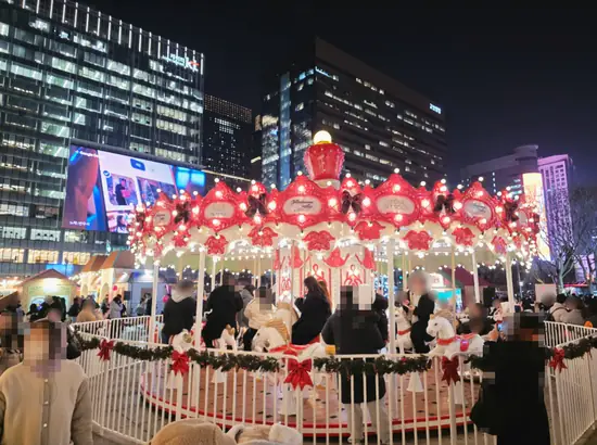 Gwanghwamun Market stamp tour reward area: carousel ride at Gwanghwamun Square (Seoul Winter Festa)