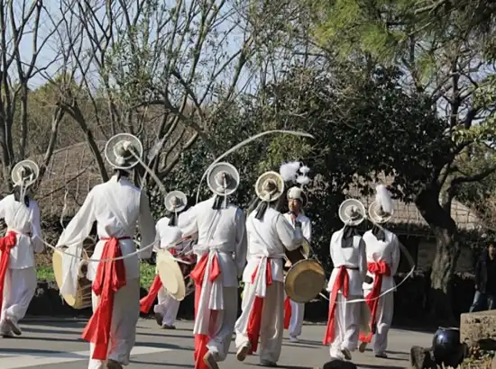 Korean traditional folk performance held inside Jeju Folk Village, included in the Jeju Folk Village entrance fee cultural experience.