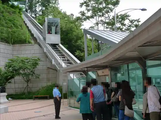 Incline elevator (Namsan Orumi) used for easier access near Namsan, helpful route before the cable car, namsan cable car ticket price guide