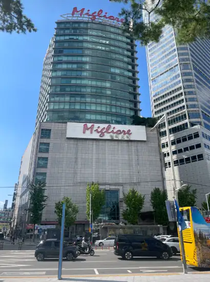 Migliore (Dongdaemun Branch) shopping mall in Seoul—an iconic late-night stop to plan Dongdaemun shopping hours.