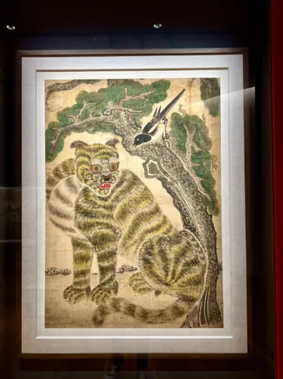hannam dong yongsan gu Leeum Museum hojakdo tiger painting (magpie and tiger)