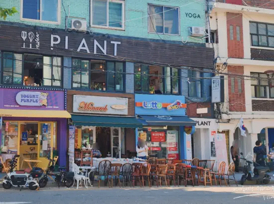 Itaewon rainy day plan indoor stops and shops along the main street in Seoul