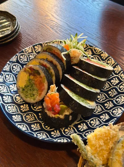 Futomaki at Udon Kaden, restaurant of Chef Jeong Ho-young featured on Culinary Class Wars Season 2