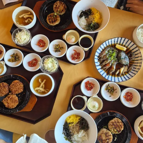 Delicious Korean set menu ordered at Soso Hambak, one of the popular Gyeongju Hwangridan-gil Korean food restaurants